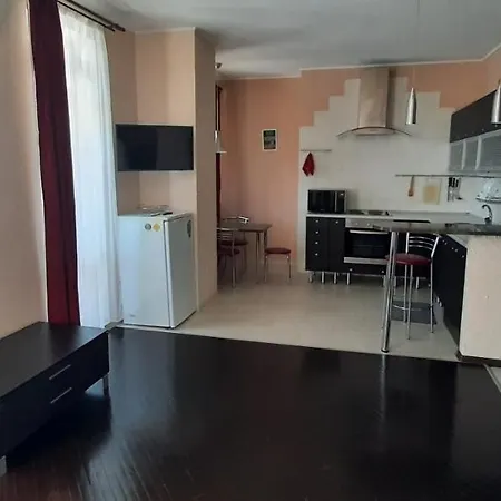 Apartment Near The Sea In The Center Odesa